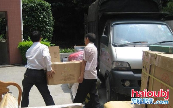 防偷防盜防搬家，正規(guī)搬家公司提醒您一定要注意生活細(xì)節(jié)，切勿被不法分子鉆了空子，搬家的時(shí)候一定要注意察言觀色，壞人隨處都存在，只是需要我們保護(hù)好自己。.jpg